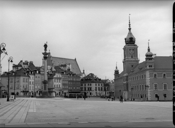 Film 120 Kodak TMY400 bw<br />Camera Pentax 645N<br />Lens SMC Pentax-FA 645 1:2,8 75mm<br />Filter: PO0 (Yellow Green)<br />Exposure Compensation +2EV<br />Film scanner Nikon Coolscan LS-8000
