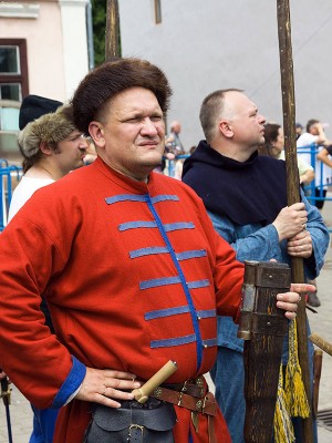 Костюмчик подкачал, но колорит есть...