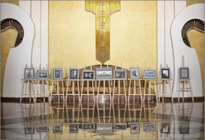 Выставка после обеда перевезена в филармонию, где она сейчас пока и находится. На снимке - фрагмент экспозиции.