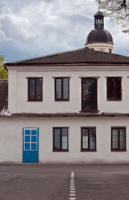 Окно на дверь уже поменяли, теперь поменяют дверь на окно?