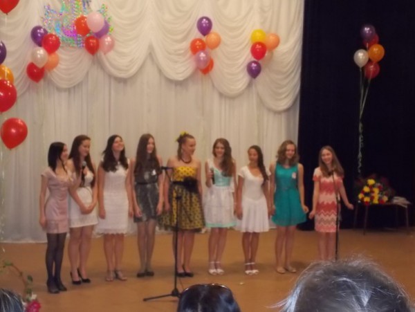 вот такими стали получаться фотографии в помещении