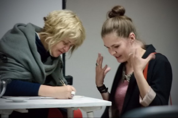 А в это же время параллельно с выставкой происходило интервью и творческая встреча с Макс_Фрай!